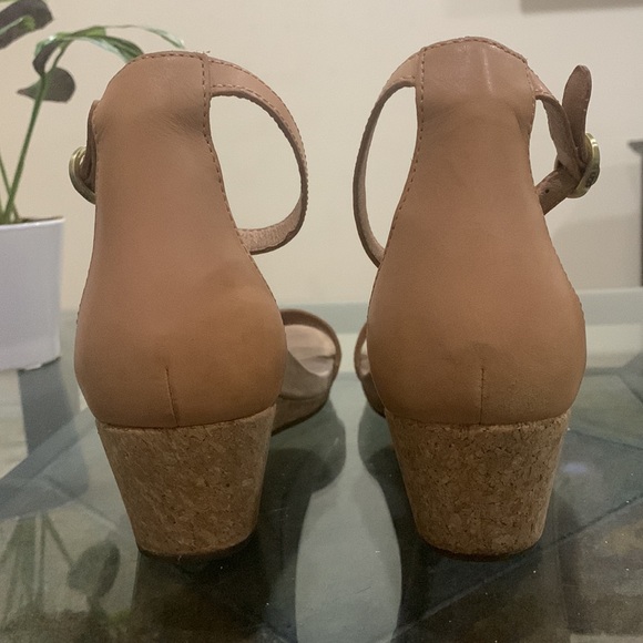 UGG ‘EMILIA’ LEATHER ANKLE STRAP CORK WEDGE SANDALS - Picture 5 of 10